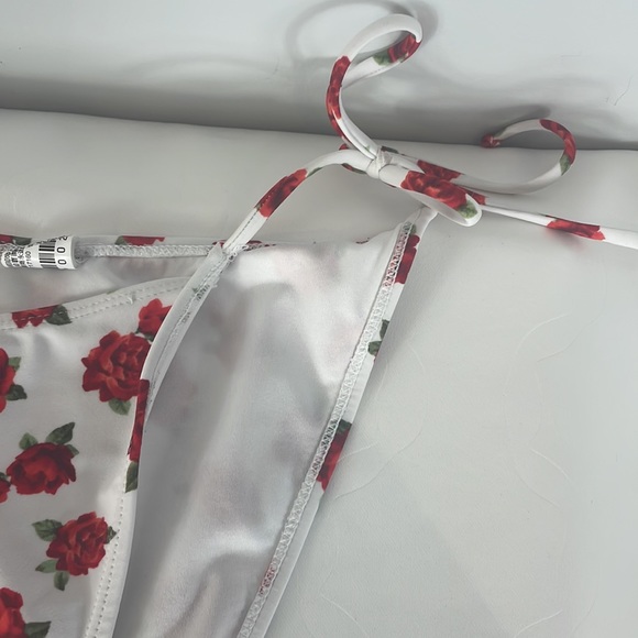 Forever 21 🌹 rose string bikini bottoms - Picture 4 of 5